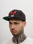 Бейсболка MITCHELL NESS арт. HHSS1212-CBUYYPPPBLCK Chicago Bulls NBA (черный)